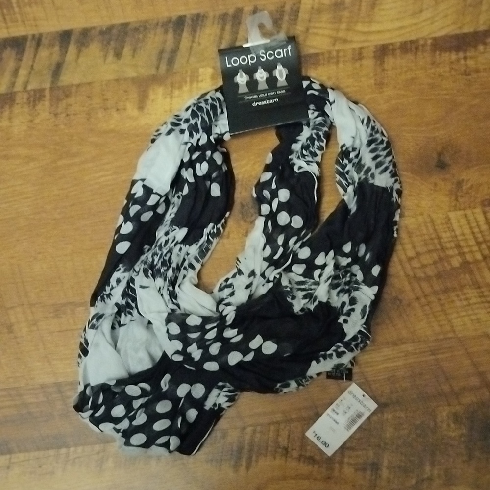 Dressbarn Black and White Loop Scarf